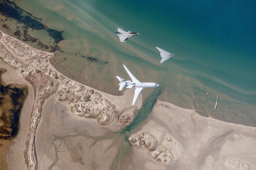Vol en patrouille Dassault Aviation. nEUROn, Rafale et Falcon 8X