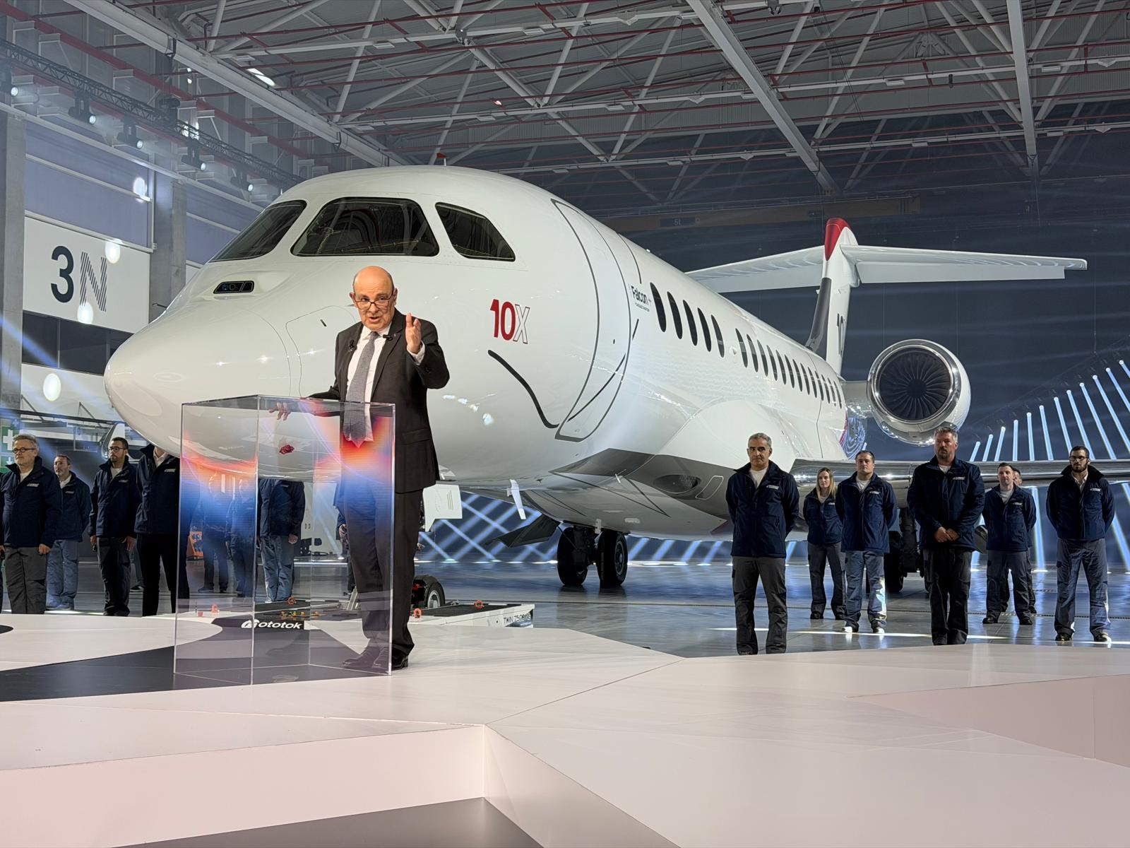 Dassault Aviation dévoile le Falcon 10X nouveau summum de la gamme Fal