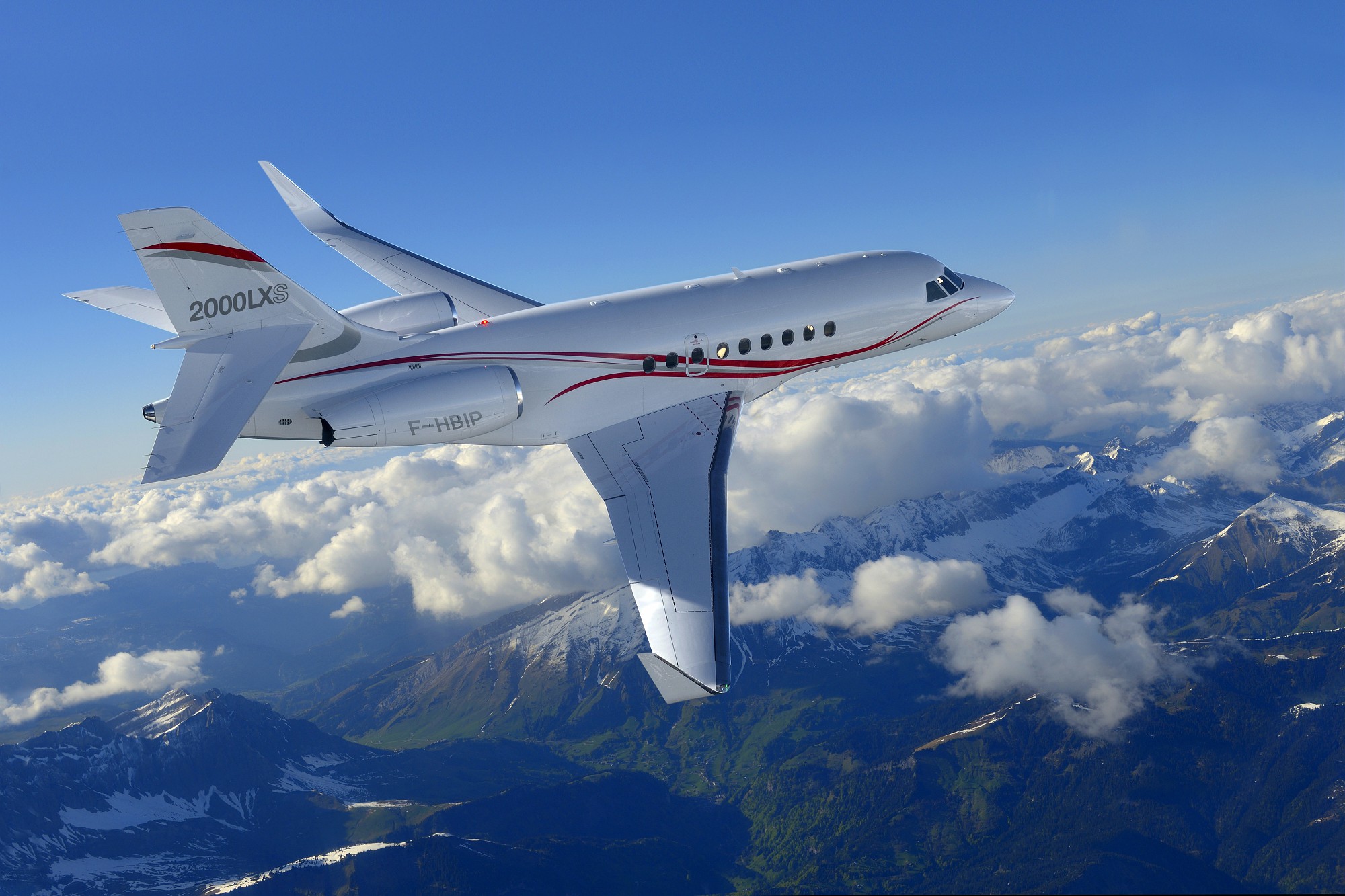 The Falcon 2000LXS, even better performance, and better cabin comfort